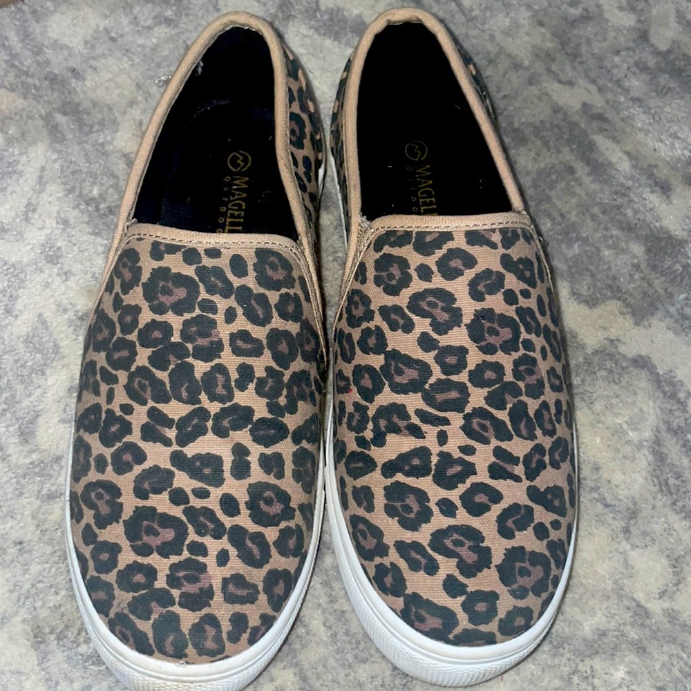 Magellan Outdoors Cheetah Shoes / Size 7